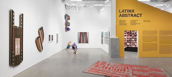 Innovative Artist Collaborations in Textile Design: The Visionary Approach of TeHer Art Rugs